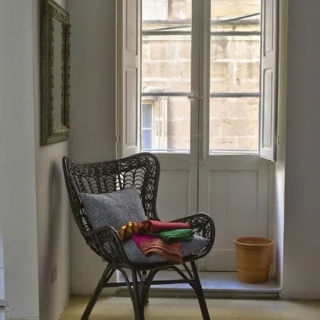 Bright 1br Townhouse With Sea View Апартаменты Флориана