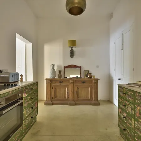 Bright 1br Townhouse With Sea View *