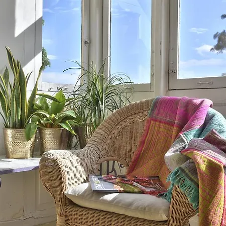Bright 1br Townhouse With Sea View