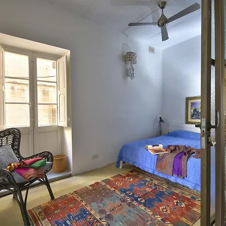 Bright 1br Townhouse With Sea View *