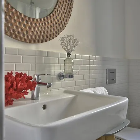 Bright 1br Townhouse With Sea View Апартаменты *
